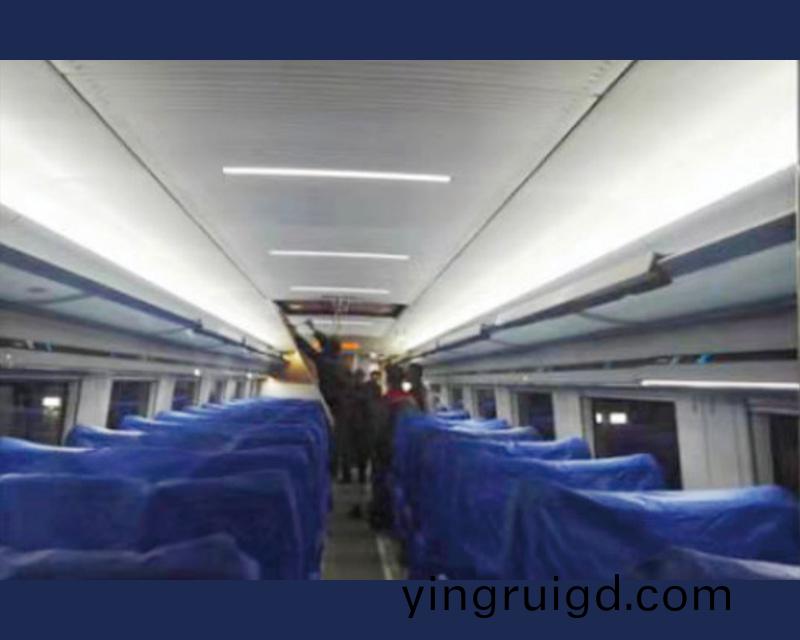 客室(shi)頂(ding)闆(ban)